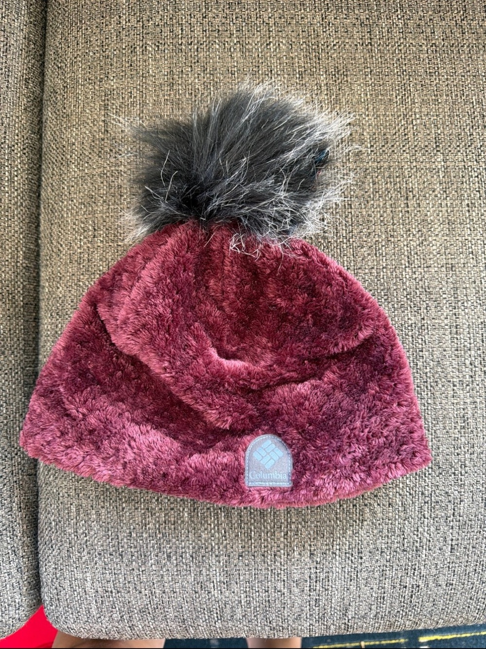 Columbia Faux Fur Pom Beanie - Burgundy